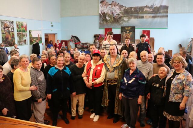 8 апреля 2022 г. перед жильцами Червеньского психоневрологического дома-интерната для престарелых и инвалидов выступил певец Александр Пилецкий