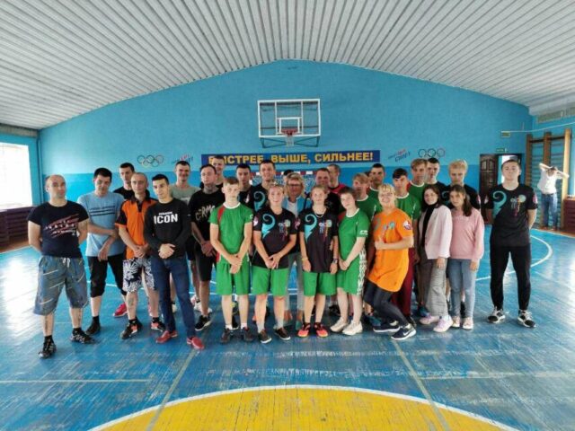 Лето радостных встреч с пользой для здоровья! В Минске состоялся дружеский футбольный матч