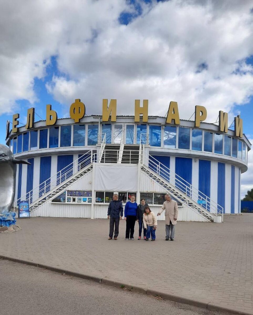 Наши подопечные из Логойского дома-интерната побывали на представлении в Минском дельфинарии «Немо»