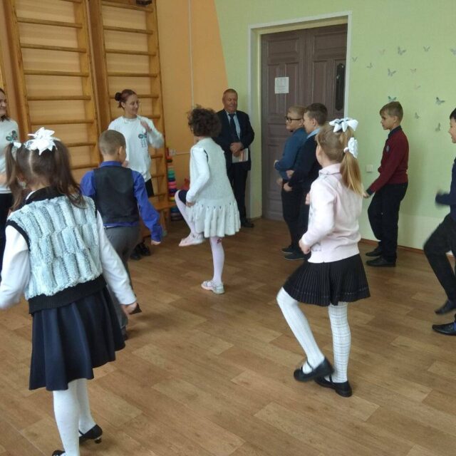 Познавательно-игровая программа о туризме и путешествиях для ребят из Вилейской школы-интерната