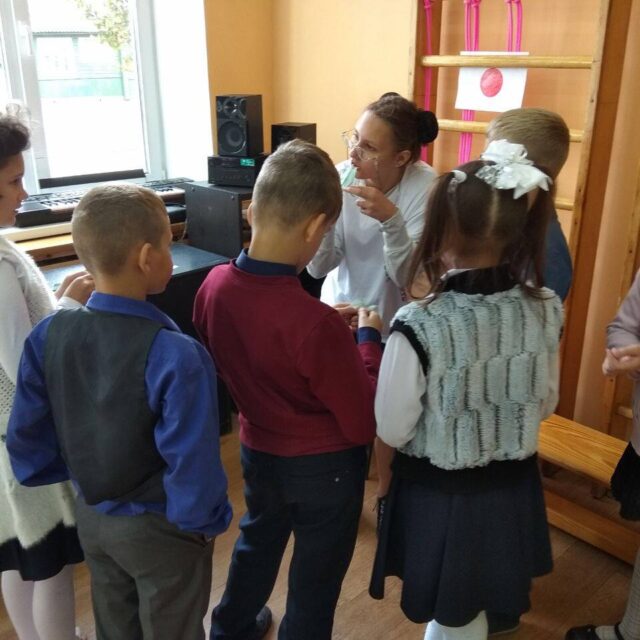 Познавательно-игровая программа о туризме и путешествиях для ребят из Вилейской школы-интерната