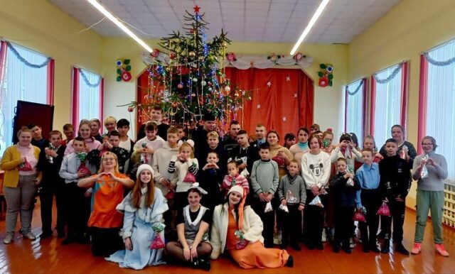 В праздник Николая Чудотворца мы с волонтерами клуба «СЛОН» навестили и поздравили ребят из Копыльской вспомогательной школы-интерната