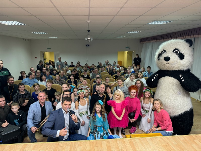 17 ноября организаторы спортивного мероприятие по Киокушинкай совместно с Фондом преподобной Евфросинии Полоцкой посетили воспитанников Василишковского детского социального пансионата «Васильки»с развлекательной программой, угощением и подарками