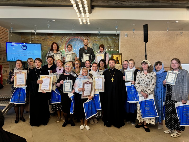 При участии Фонда на Республиканском семинаре-совещании педагогов и руководителей воскресных школ прошло подведение итогов и награждение победителей конкурса научных и творческих работ среди воспитанников воскресных школ и членов православных молодежных объединений БПЦ «900-летие основания Спасо-Евфросиниевского женского монастыря»