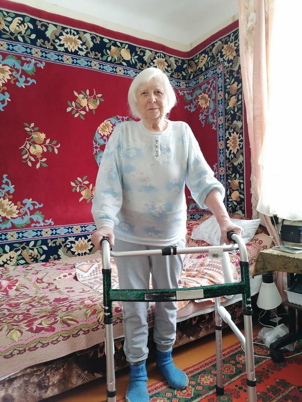 Благодаря вашей помощи приобрели ходунки для Нины Ефремовны, инвалида 1 группы, 1934 года рождения